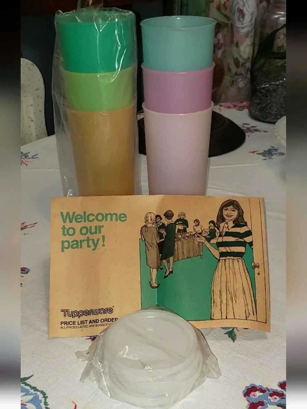 NEW Vintage Set Of MCM Tupperware 16 Oz Tumblers With Lids & Original Order Form